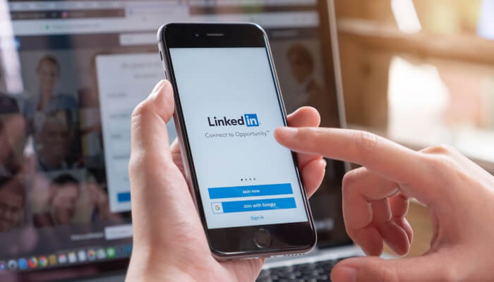 B2B lead acquisition with LinkedIn